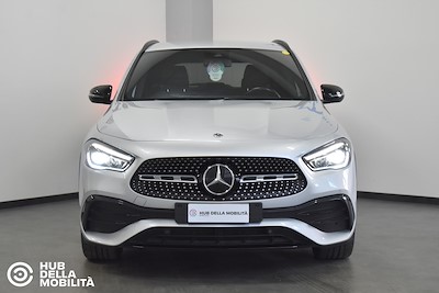 MERCEDES-BENZ GLA 200 d Automatic Premium